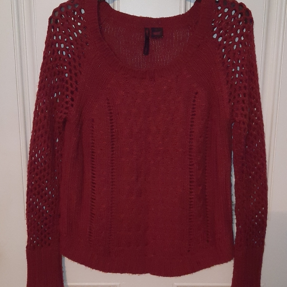Junior burgundy sweater
